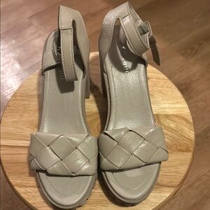 Madden Girl Chunky Platform Sandals G-Sense